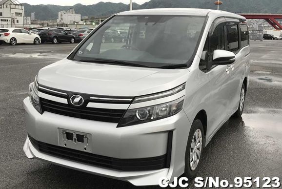 2016 Toyota Voxy Silver for sale | Stock No. 95123 | Japanese Used